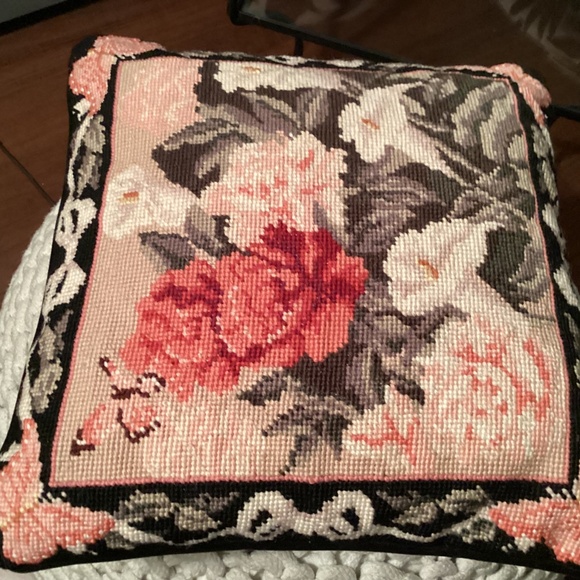 VTG   Needlepoint Pillow  Petit  point  FLORAL x🥰14” by 14” - Picture 2 of 13